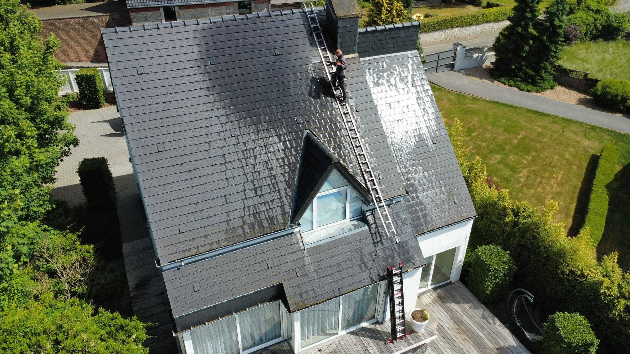 Démoussage professionnel de toiture